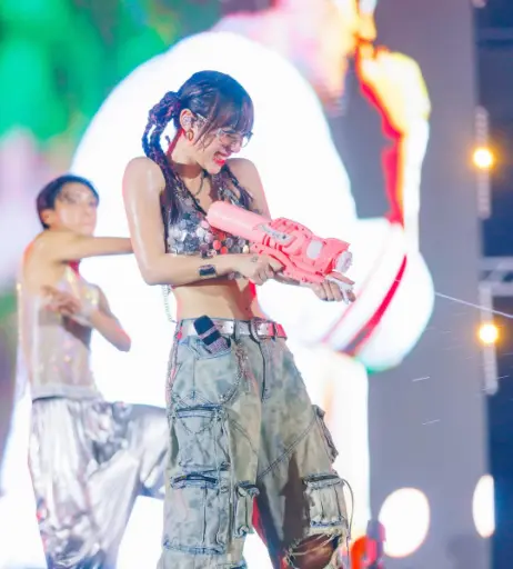Image 24730543 from Jannine Weigel | Ploychompoo | พลอยชมพู