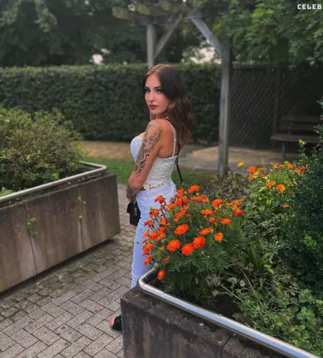 Image 2473311 from Alinabhm