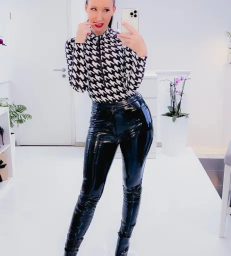 Image 2470969 from Vanessa Pur