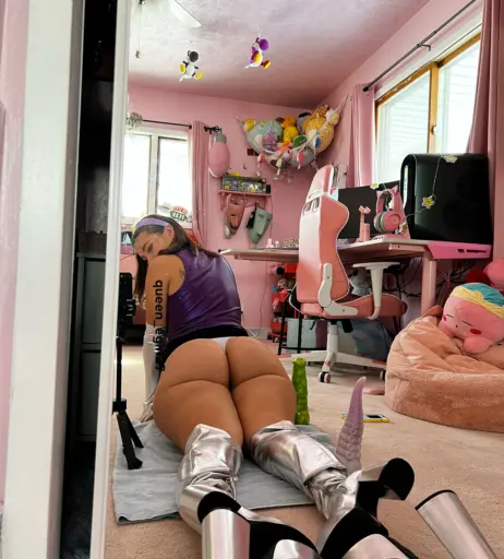 Image 24608660 from Queen_D / queen_egirl27