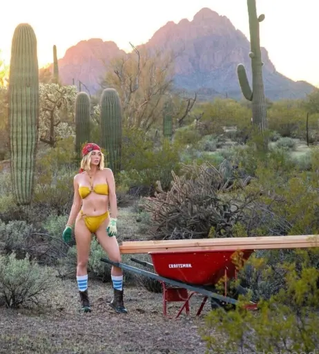 Image 24566539 from Sara Jean Underwood / Saraunderwood
