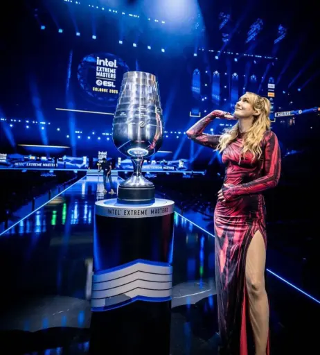 Image 24418896 from Sjokz