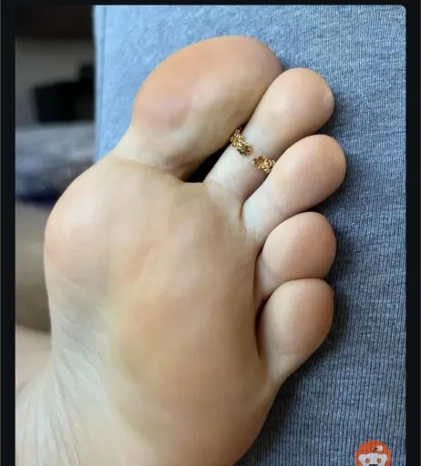 Image 24406161 from g_goldensoles | Gianna | arabian_footqueen