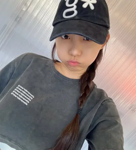 Image 24367083 from Eunji Pyoapple
