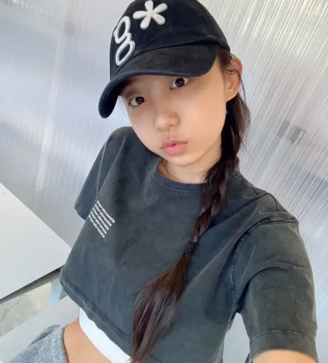 Image 24367084 from Eunji Pyoapple
