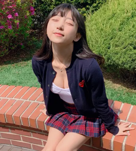 Image 24366817 from Eunji Pyoapple
