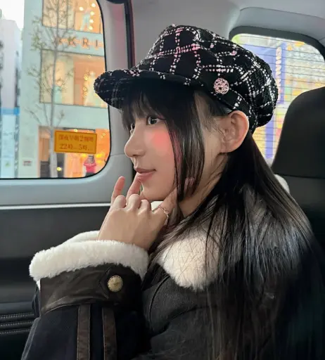 Image 24366526 from Eunji Pyoapple