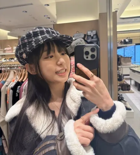 Image 24366524 from Eunji Pyoapple