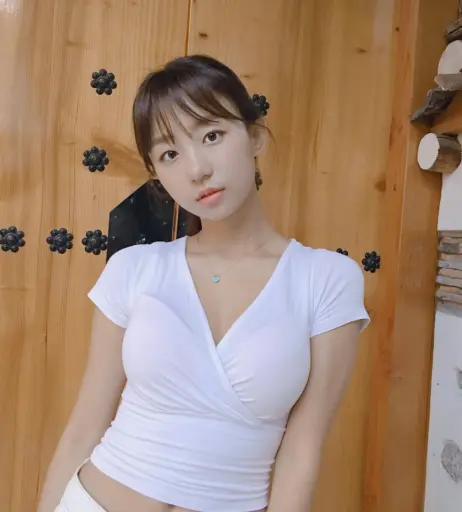 Image 24366769 from Eunji Pyoapple