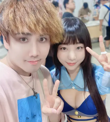 Image 24366627 from Eunji Pyoapple