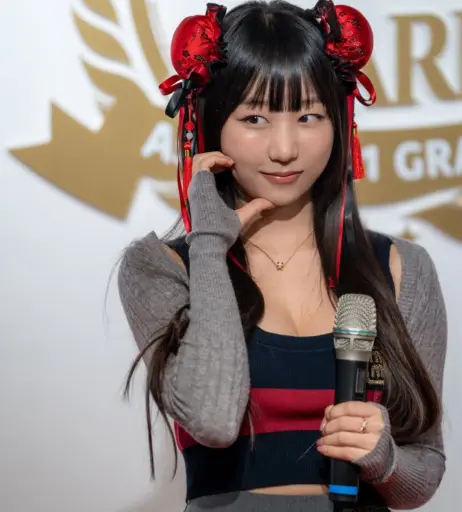Image 24366194 from Eunji Pyoapple