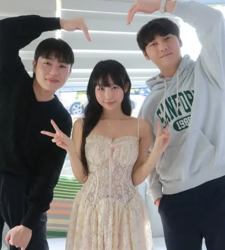 Image 24366168 from Eunji Pyoapple