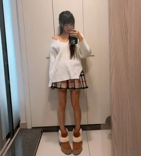 Image 24366153 from Eunji Pyoapple