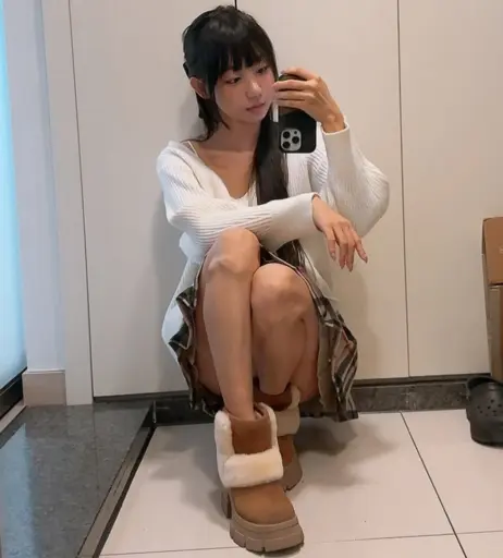 Image 24366146 from Eunji Pyoapple