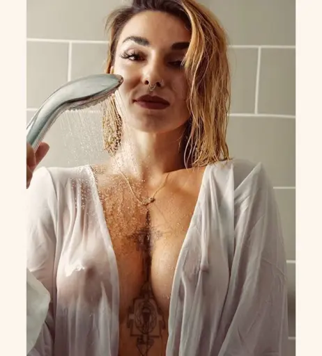 Image 2430903 from Roxy Fox