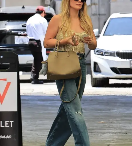 Image 24244677 from Hilary Duff