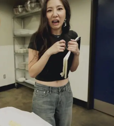 Image 24237470 from Fuslie (Leslie)
