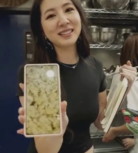Image 24237479 from Fuslie (Leslie)