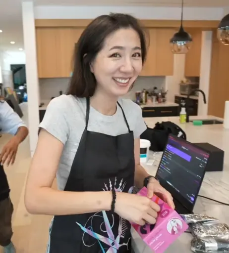 Image 24237140 from Fuslie (Leslie)