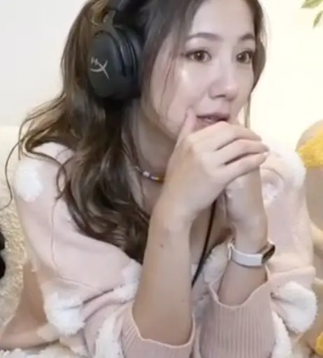 Image 24236917 from Fuslie (Leslie)