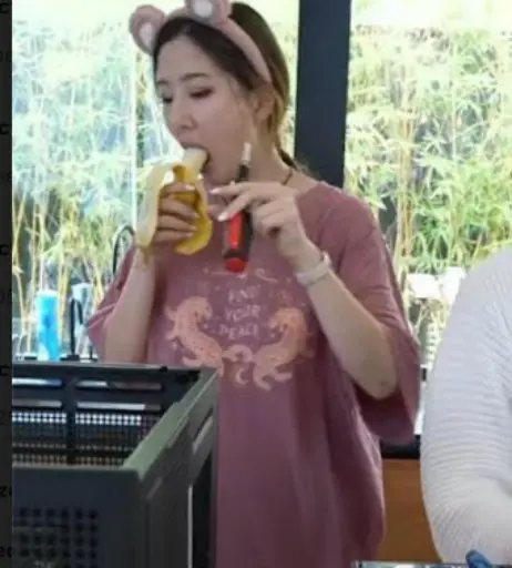 Image 24236900 from Fuslie (Leslie)