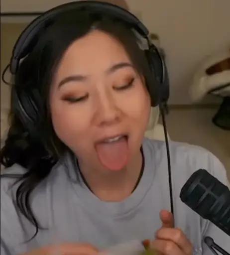 Image 24236864 from Fuslie (Leslie)