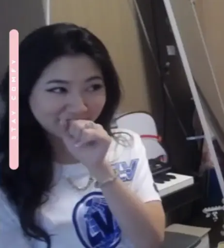 Image 24236845 from Fuslie (Leslie)