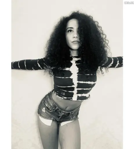 Image 2415387 from Nadja Benaissa