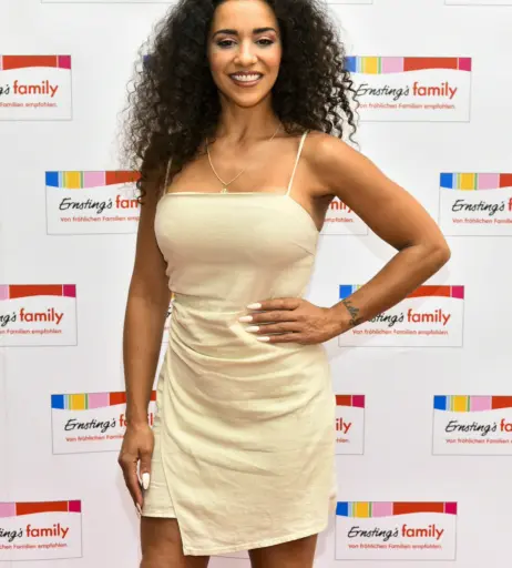 Image 2412018 from Nadja Benaissa