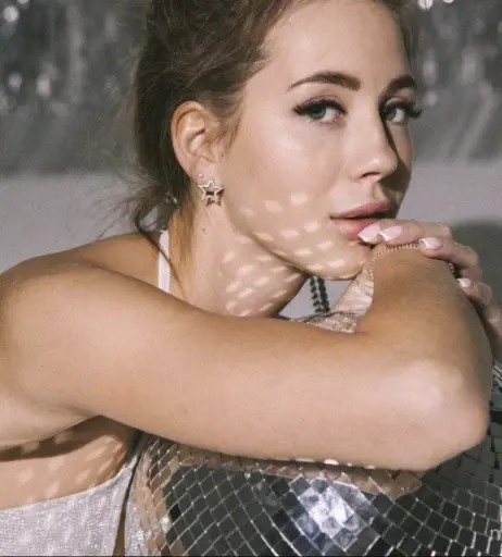 Image 2419606 from emmi_rose