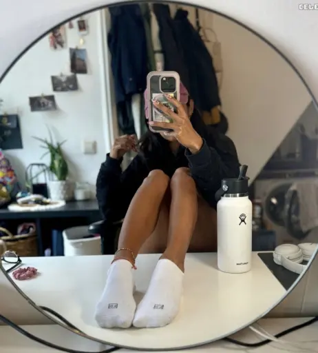 Image 2405898 from Isabela.Stillsinning