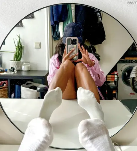 Image 2405791 from Isabela.Stillsinning