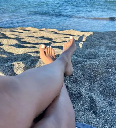 Image 2405369 from Isabela.Stillsinning