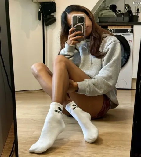 Image 2405325 from Isabela.Stillsinning