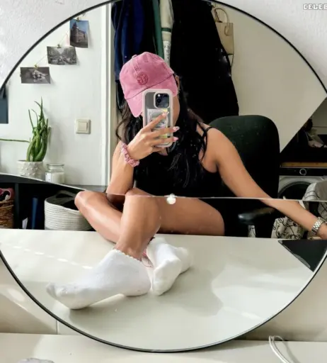 Image 2406036 from Isabela.Stillsinning