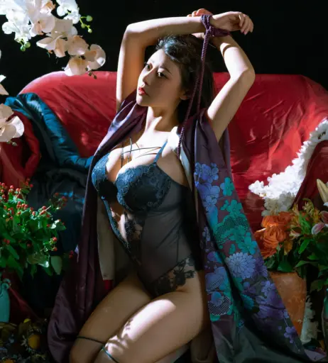 Image 24070403 from niceoppi / 奈汐酱nice / 奈汐