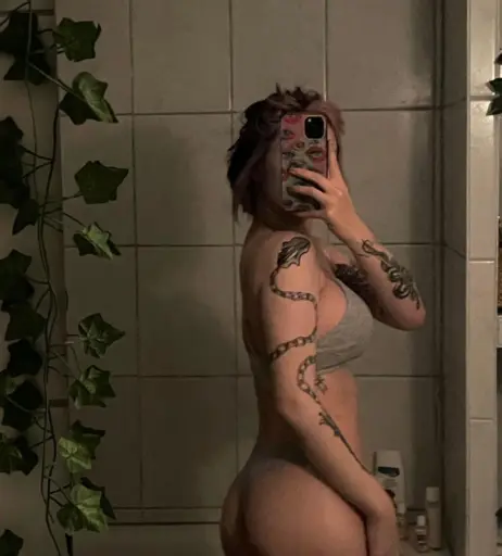 Image 2402000 from Vylerria