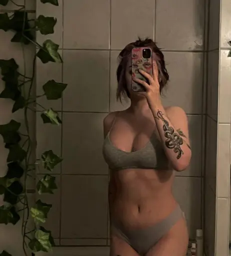 Image 2402030 from Vylerria