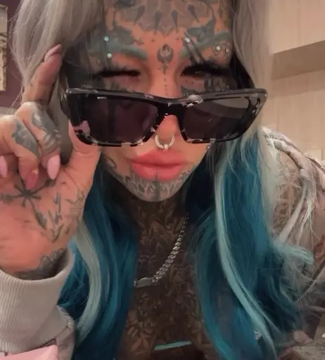 Image 2400914 from Amber Luke