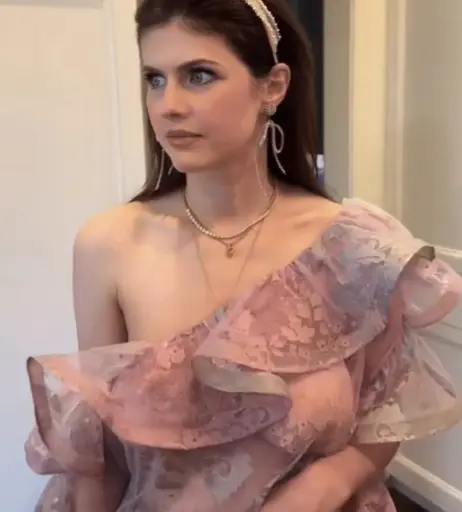 Image 25811204 from Alexandra Daddario