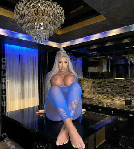Image 25804480 from Loredana Chivu