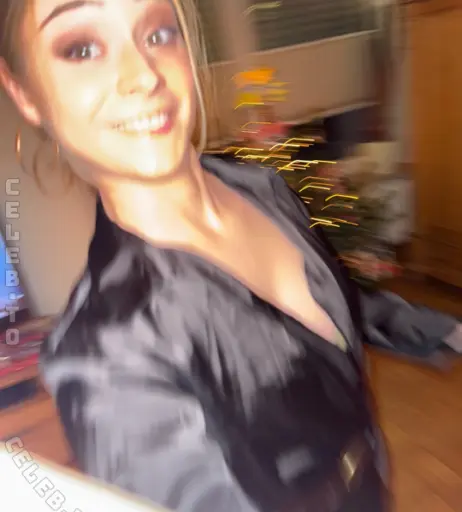 Image 25738033 from Alina Khani