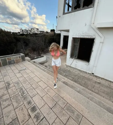 Image 2565580 from Blonde Vivi