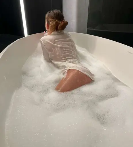 Image 25669736 from masseuse.katty