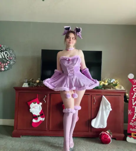Image 25459267 from TwinTwitcherz (jessicatalystic - Low_Ad_988) + (Linneas_life_ - Linneas_Feet)