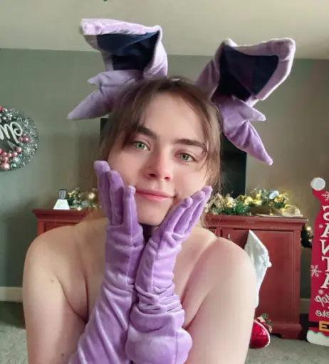 Image 25459265 from TwinTwitcherz (jessicatalystic - Low_Ad_988) + (Linneas_life_ - Linneas_Feet)