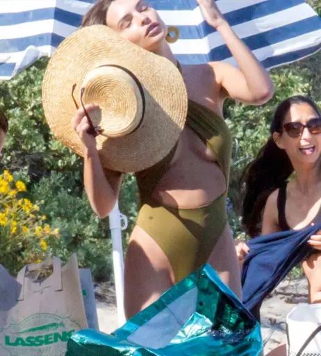 Image 2542076 from Emily Ratajkowski