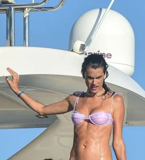Image 2548024 from Alessandra Ambrosio