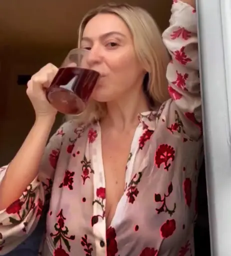 Image 25160255 from Hadise