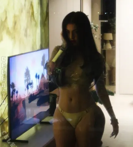 Image 25174526 from Malu Trevejo